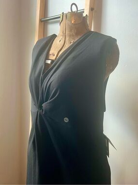 Eddie Bauer Black Sleeveless Twist-Front Midi Dress